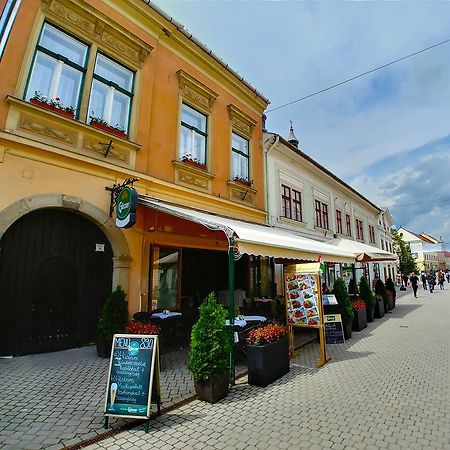 Cherry Apartman Eger Zewnętrze zdjęcie